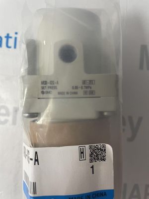SMC AR30-02G-A جهاز تنظيم الهواء العضوي غطاء بلاستيكي وشاشة LED