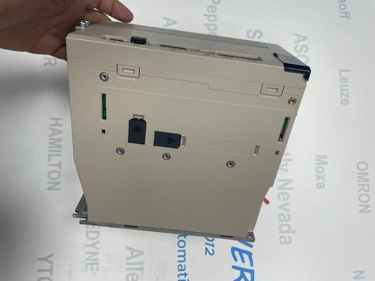 M12 نوع البناء Yaskawa SGD7S-180A30B202 التحكم التناظري مع ميزات متقدمة وتبديد الطاقة ≤ 0.7 واط