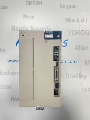 M12 نوع البناء Yaskawa SGD7S-180A30B202 التحكم التناظري مع ميزات متقدمة وتبديد الطاقة ≤ 0.7 واط