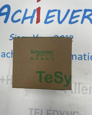 مرسل الإفراط الحراري القابل للاستمرار من Schneider Electric LRD21 مع 7.874" 200.00mm المسافة بين الثقوب وواجهة NAMUR