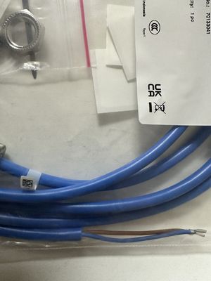 مستشعر حثي P&F NCB4-12GM40-N0 مع غلاف بلاستيكي وأطراف توصيل، منتج بخرج واحد