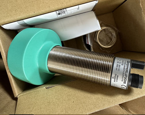 مستشعر فوق صوتي متين P F UC6000-30GM70-2E2R2-V15 مع شهادة ATEX وعدد نبضات أقصى 5000