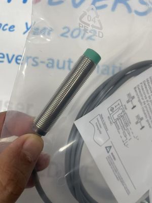 مفتاح تقارب حثي Siemens 3RG4022-0CD00 مع خطية ±0.2% من النطاق وحماية الدخول IP66/67