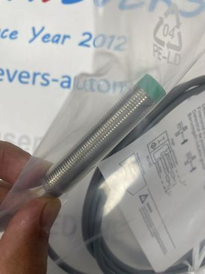 مفتاح تقارب حثي Siemens 3RG4022-0CD00 مع خطية ±0.2% من النطاق وحماية الدخول IP66/67