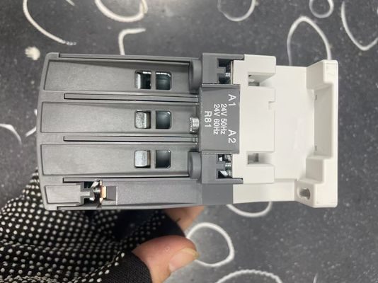 مُوصلات ABB AX40-30-10-81 لنطاق ضغط 0-8 بار