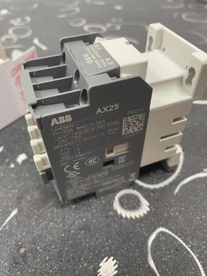 قاطع تيار متردد ABB AX25-30-10-80 أحادي القطب، نوع إشارة طرف واحد، وفئة حماية IP67 لأداء يدوم طويلاً