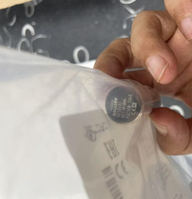 جهاز Balluff BES043J للاستشعار القريب مع تردد الساعة 1.46 غيغاهرتز