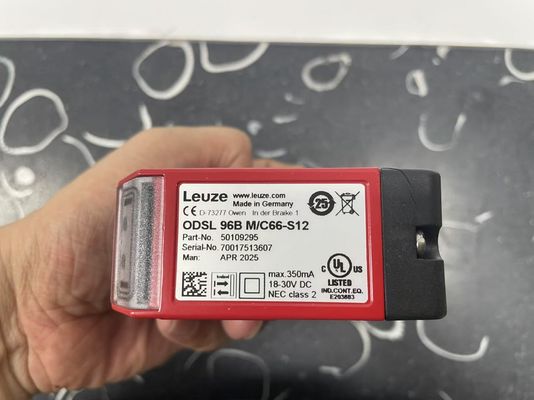 مستشعر مسافة ضوئية Leuze ODSL 96B M/C66-S12 لقياس المسافة بدقة
