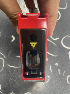 مستشعر مسافة ضوئية Leuze ODSL 96B M/C66-S12 لقياس المسافة بدقة