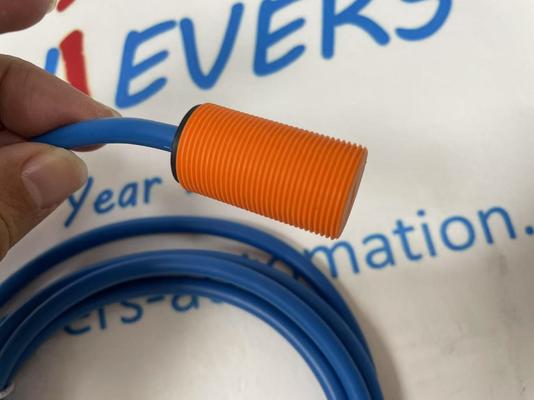 IFM مستشعر NAMUR الحثي NG5003 قابل للتركيب M18x1