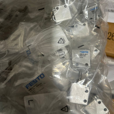 أسطوانة Festo قصيرة الدورة ADVC-10-5-A-P