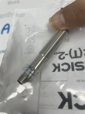 SICK VT12T-2P430 cylindrical photoelectric sensor