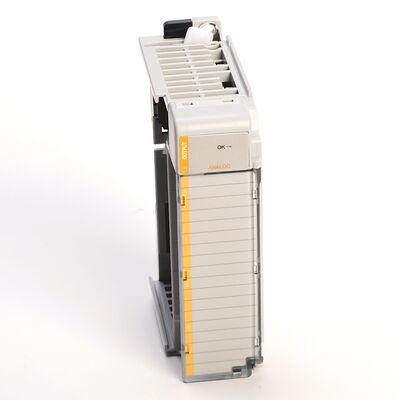 وحدة إخراج التناظرية عالية الأداء Allen-Bradley 1769-OF8C