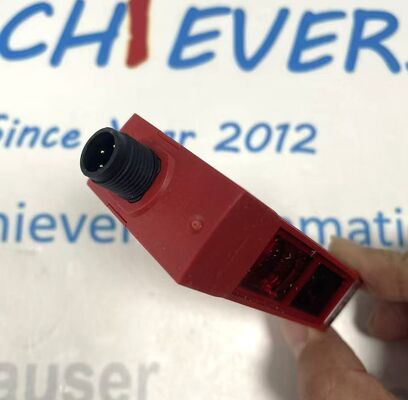 جهاز استشعار ضوئي كهربائي عالية الدقة من Leuz HT46CI4P-M12