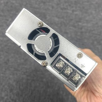 متوسط البئر HRP-450-48 48Vdc 9.5A إمدادات الطاقة PFC 8 مخرجات مماثلة مضغوطة 100 مم × 100 مم × 100 مم الحجم